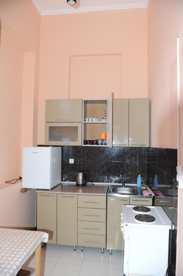 Apartment on Prospekt Mira 71 Sukhumi Bagian luar foto