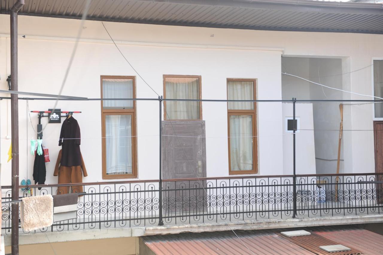 Apartment on Prospekt Mira 71 Sukhumi Bagian luar foto