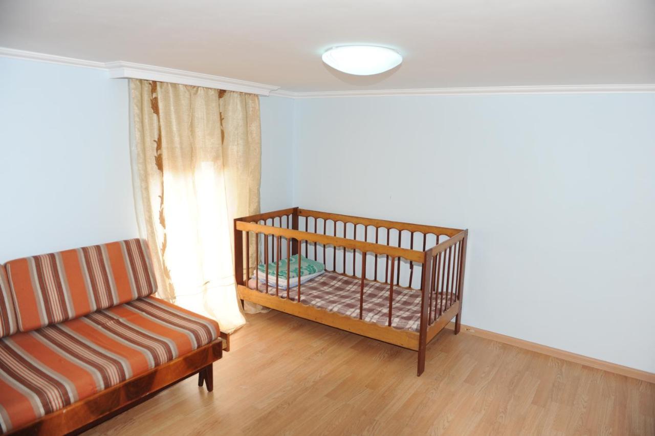 Apartment on Prospekt Mira 71 Sukhumi Bagian luar foto
