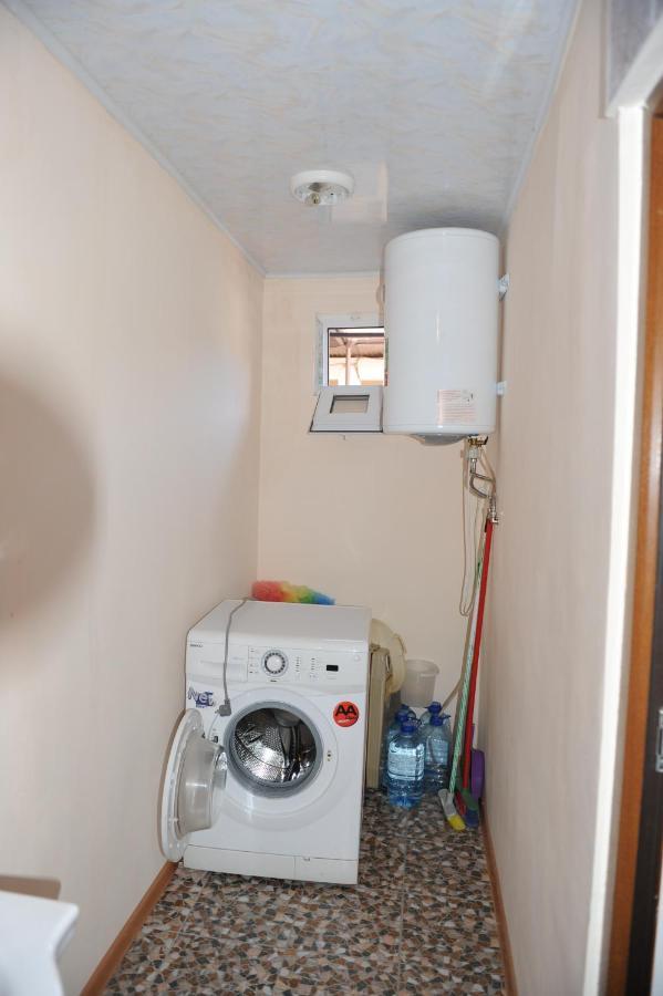 Apartment on Prospekt Mira 71 Sukhumi Bagian luar foto